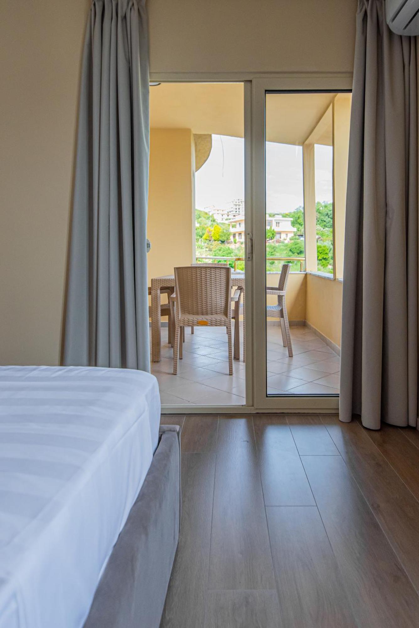 Aparthotel Eda Durres Luaran gambar